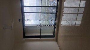 Room in 2 BHK Apartment at Dosti Eastern Bay, Wadala – for Rent