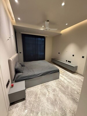 Furnished Amenities in 4 BHK Builder Floor at Sector 56 – for Rent