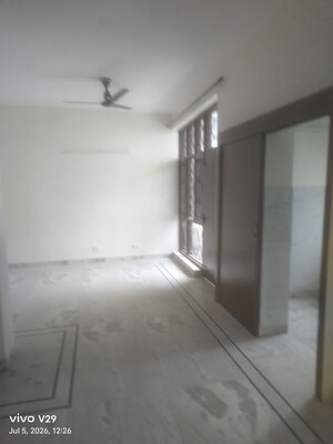 Room in 2 BHK Apartment at Unitech Heritage City, Sector 25 – for Sale