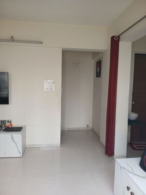 Room in 1 BHK Apartment at Shubh Skypoint, Mundhwa – for Rent