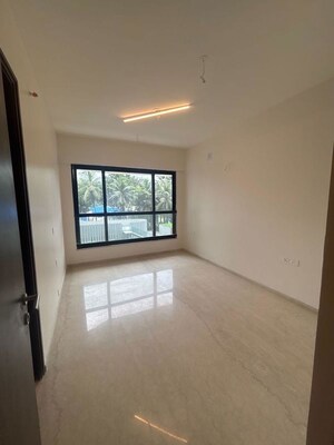 Room in 4 BHK Apartment at Kalpataru Magnus, Bandra East – for Sale
