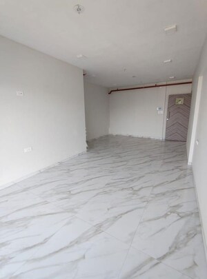 Room in 3 BHK Apartment at Kalpataru Magnus, Bandra East – for Rent