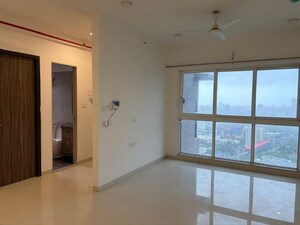 Room in 3 BHK Apartment at Kalpataru Magnus, Bandra East – for Rent