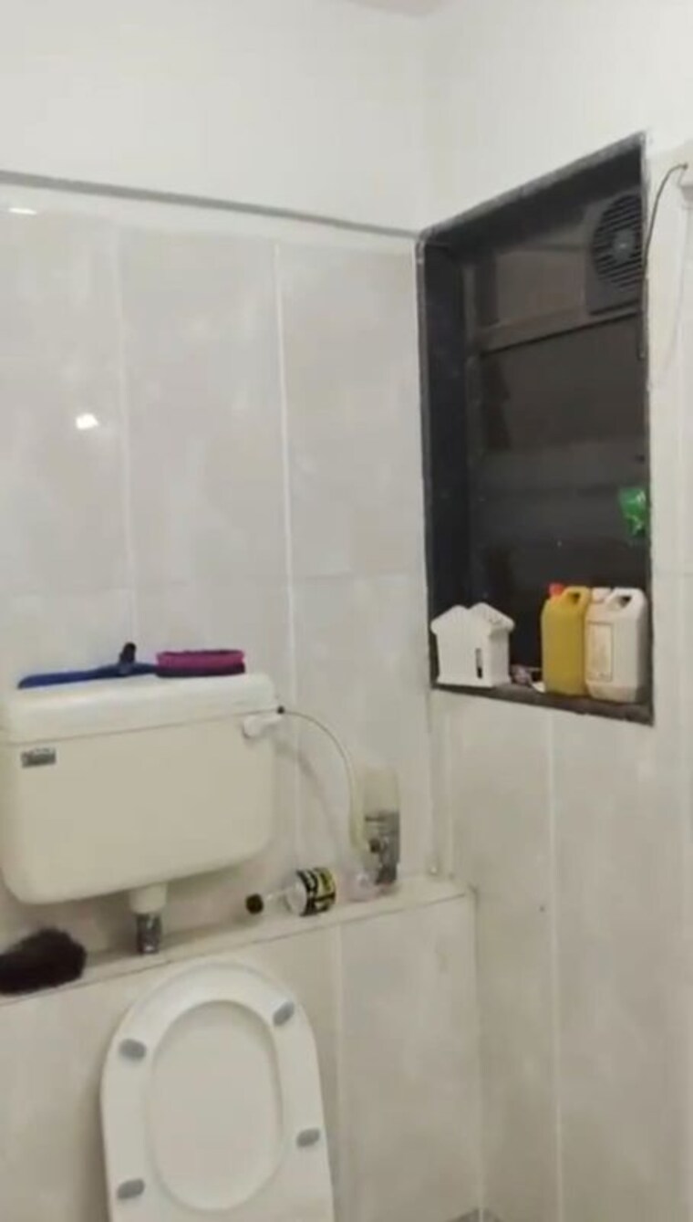 Bathroom, shankar-apartments-jb-nagar 3 Bedroom 1450 Sq.Ft. Apartment In Jb Nagar Mumbai 10629091