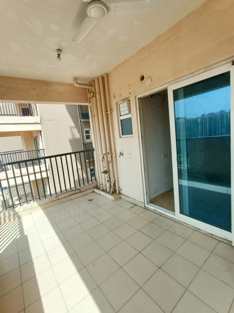 Balcony, gaur-city-2-14th-avenue 2 Bedroom 855 Sq.Ft. Apartment In Sector 16c Greater Noida Greater Noida 10629090