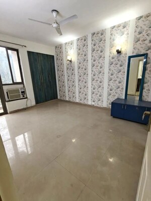 Living Room in 2 BHK Apartment at Unitech Uniworld Gardens, Sector 47 – for Rent