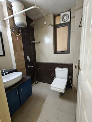 Team Area in 2 BHK Apartment at Unitech Uniworld Gardens, Sector 47 – for Rent