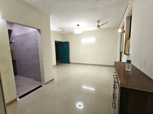 Room in 2 BHK Apartment at Unitech Uniworld Gardens, Sector 47 – for Rent