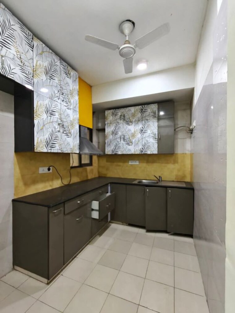 Kitchen, unitech-uniworld-gardens 2 Bedroom 2846 Sq.Ft. Apartment In Sector 47 Gurgaon 10629100