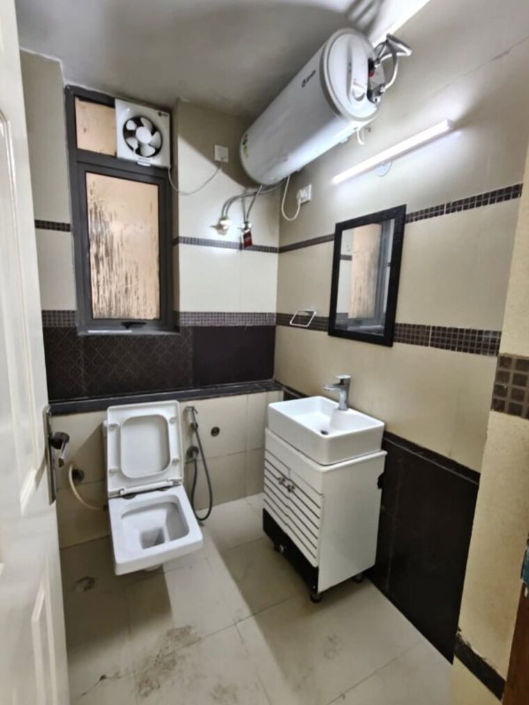 Team Area, unitech-uniworld-gardens 2 Bedroom 2846 Sq.Ft. Apartment In Sector 47 Gurgaon 10629100