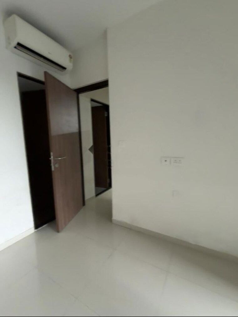 Room, lodha-amara 1 Bedroom 900 Sq.Ft. Apartment In Kolshet Road Thane 10629123