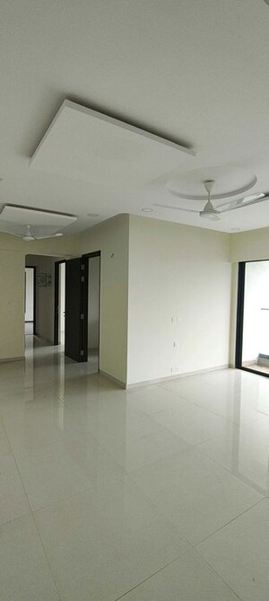 Room in 3 BHK Apartment at Kalpataru Magnus, Bandra East – for Sale