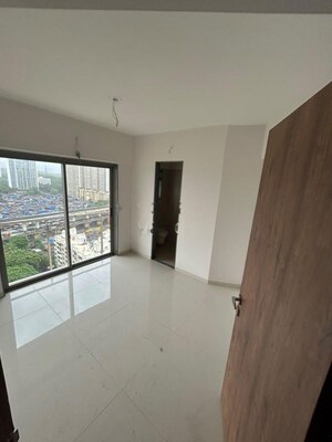 Room in 3 BHK Apartment at Sheth Avante, Kanjurmarg West – for Rent