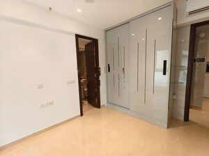 Room in 3 BHK Apartment at Hiranandani Highland, Powai – for Rent