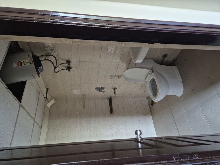 Bathroom, sethi-max-royale 2 Bedroom 940 Sq.Ft. Apartment In Sector 76 Noida 10629191