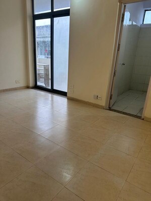 Room in 3.5 BHK Apartment at Sector 2 Dwarka – for Rent