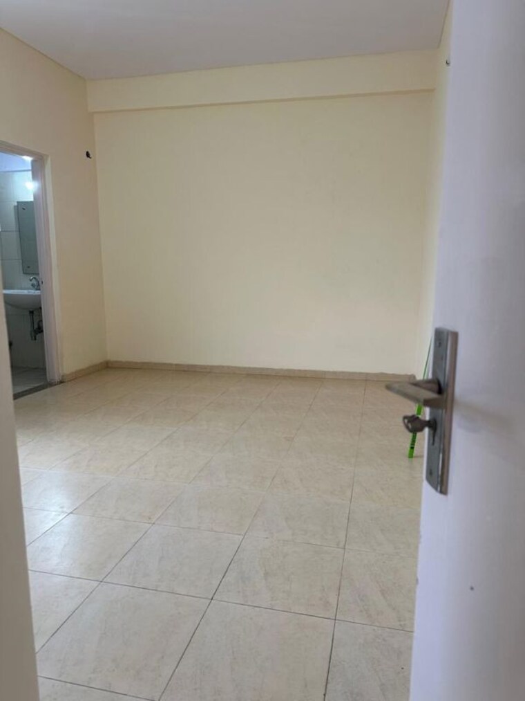 Room, sector 2 dwarka 3.5 Bedroom 1600 Sq.Ft. Apartment In Sector 2 Dwarka Delhi 10629206