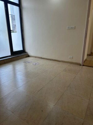 Room in 3.5 BHK Apartment at Sector 2 Dwarka – for Rent