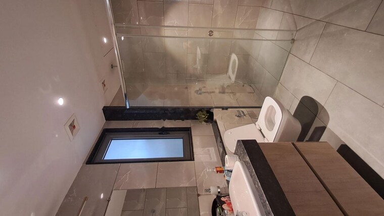 Bathroom, rustomjee-crown 3 Bedroom 1630 Sq.Ft. Apartment In Prabhadevi Mumbai 10629282
