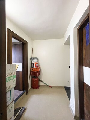 Room in 4 BHK Independent House at Motera – for Sale