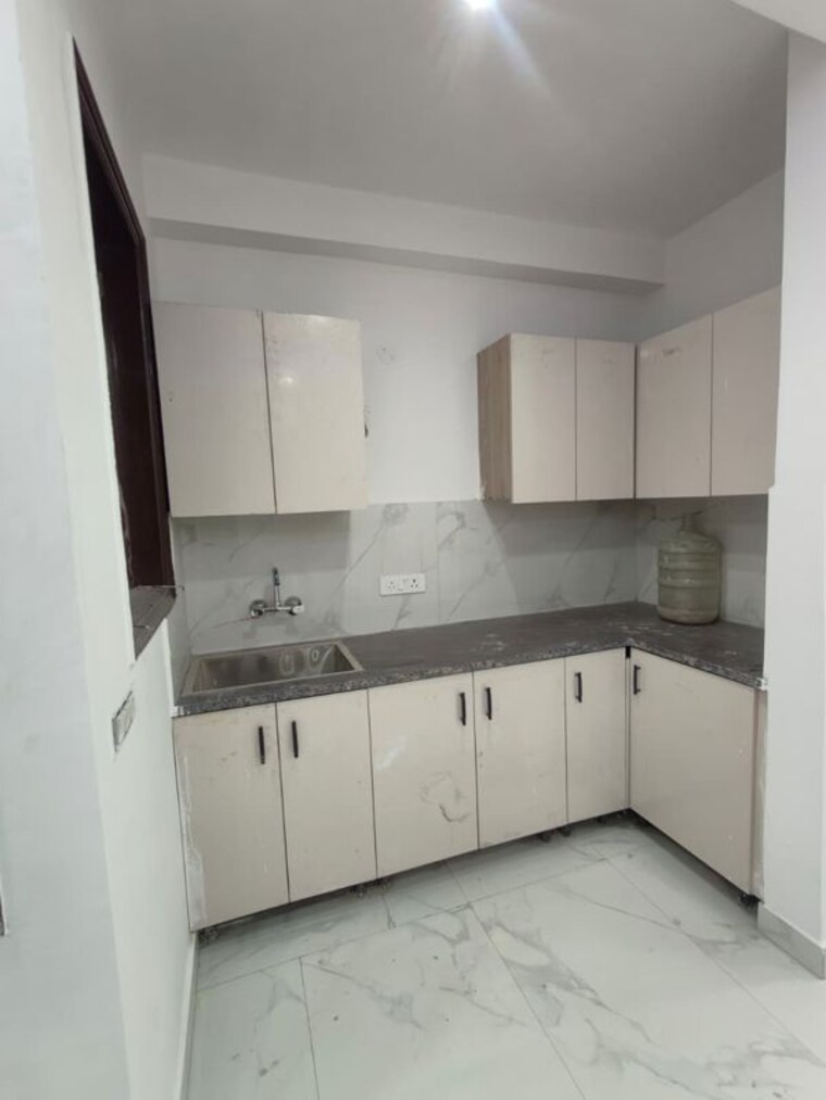Kitchen, freedom fighters enclave 1 Bedroom 650 Sq.Ft. Apartment In Freedom Fighters Enclave Delhi 10629319