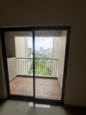 Room in 2 BHK Apartment at Mahindra Happinest Tathawade Phase 1, Tathawade – for Rent