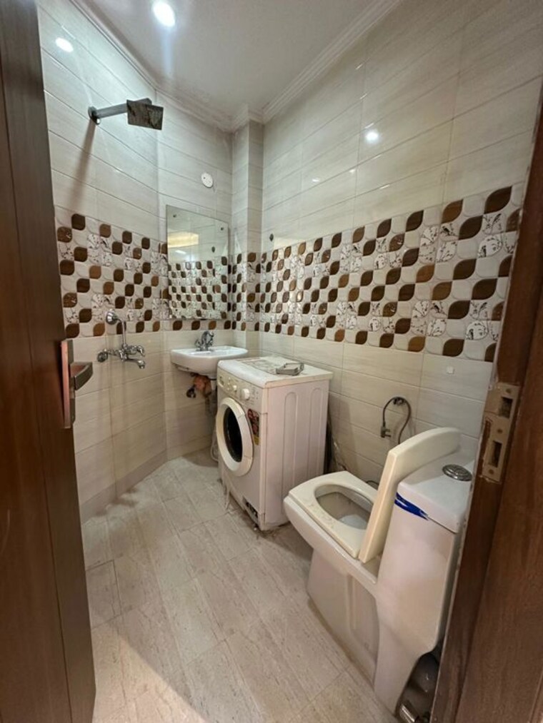 Team Area, freedom fighters enclave 2 Bedroom 1000 Sq.Ft. Builder Floor In Freedom Fighters Enclave Delhi 10629322