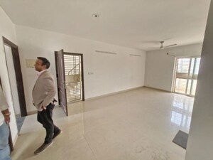 Room in 3 BHK Builder Floor at BPTP Park Elite Floors, Sector 85 – for Rent