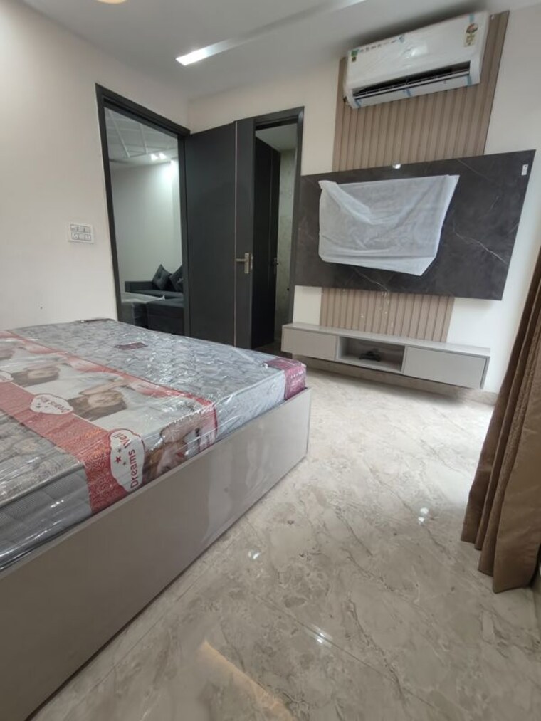 Bedroom, sector 43 1 Bedroom 600 Sq.Ft. Builder Floor In Sector 43 Gurgaon 10629340