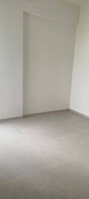 Room in 3.5 BHK Apartment at Dhamji Shamji Mahavir Spring Tulip Phase 1, Pokhran Road No Two – for Rent