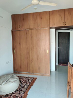 Room in 3 BHK Apartment at Puranik Abitante, Bavdhan – for Rent
