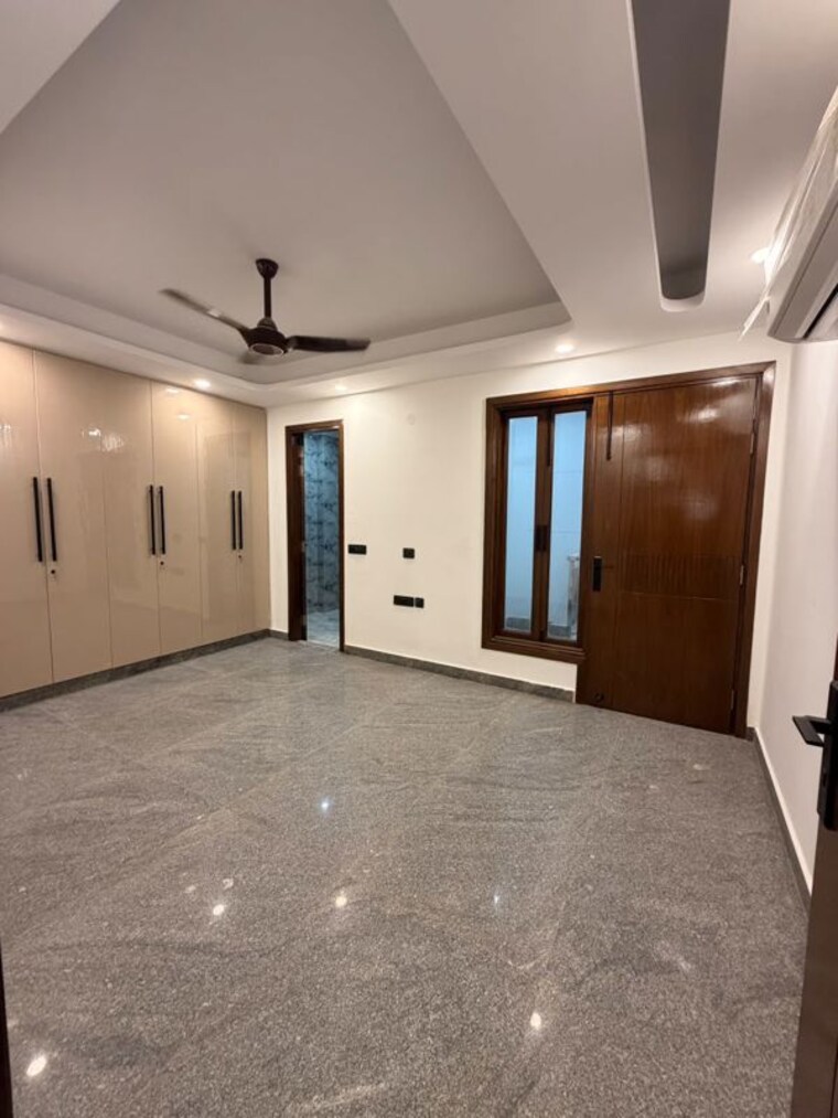 Room, freedom fighters enclave 2 Bedroom 1000 Sq.Ft. Builder Floor In Freedom Fighters Enclave Delhi 10629351