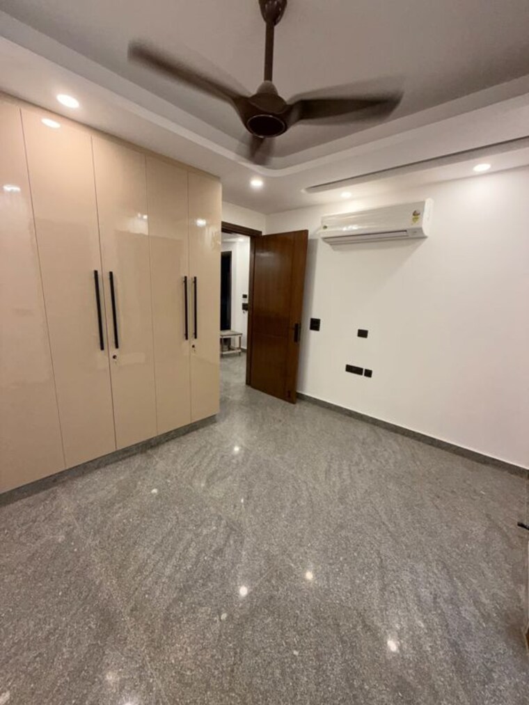 Room, freedom fighters enclave 2 Bedroom 1000 Sq.Ft. Builder Floor In Freedom Fighters Enclave Delhi 10629351