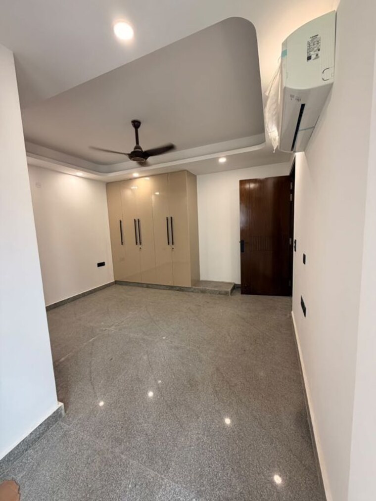Room, freedom fighters enclave 2 Bedroom 1000 Sq.Ft. Builder Floor In Freedom Fighters Enclave Delhi 10629351