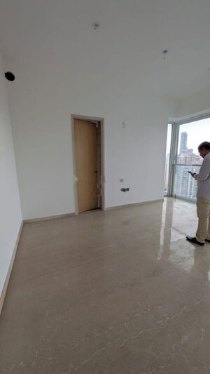 Room in 3 BHK Apartment at Adani Ten BKC, Bandra East – for Rent