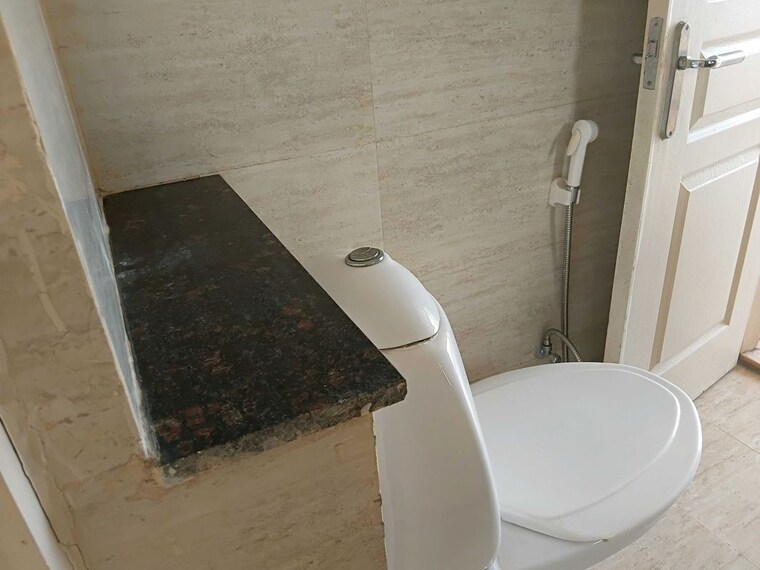 Bathroom, sector 22 2 Bedroom 1550 Sq.Ft. Builder Floor In Sector 22 Gurgaon 10629470