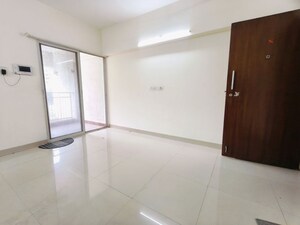Room in 2 BHK Apartment at Godrej Horizon, Mohammadwadi – for Rent