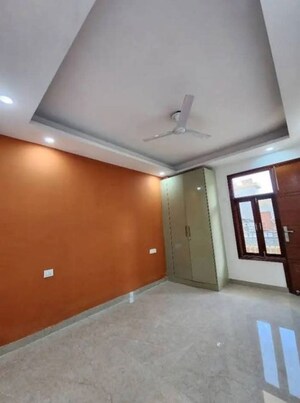 Room in 3 BHK Apartment at Saket – for Rent