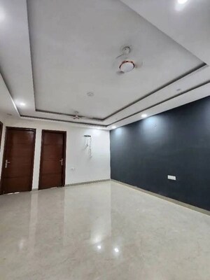 Room in 3 BHK Apartment at Saket – for Rent