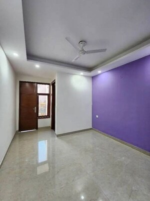 Room in 3 BHK Apartment at Saket – for Rent