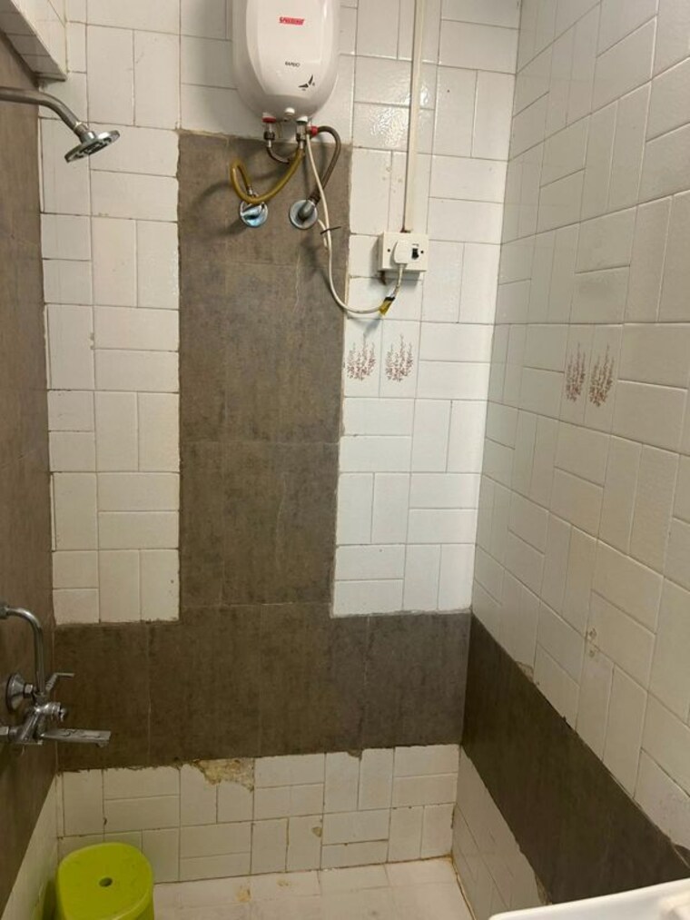 Bathroom, prabhadevi 2 Bedroom 700 Sq.Ft. Apartment In Prabhadevi Mumbai 10629547