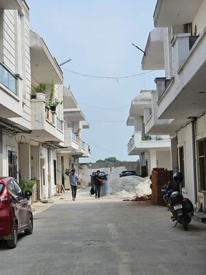 3 BHK Villa – Exterior View View at Sindhuja Greens, Sector 10 Greater Noida - for Sale