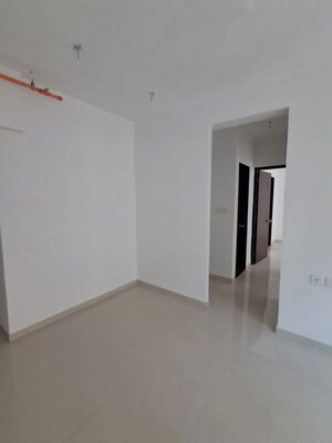Room in 1 BHK Apartment at UK Iridium, Kandivali East – for Rent