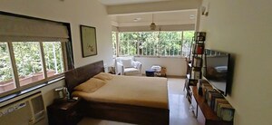 Bedroom in 2 BHK Apartment at Bandra West – for Rent