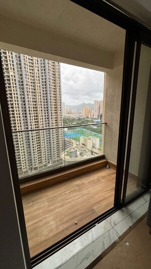 Room in 2 BHK Apartment at Raymond Ten X Habitat, Pokhran Road No Two – for Rent