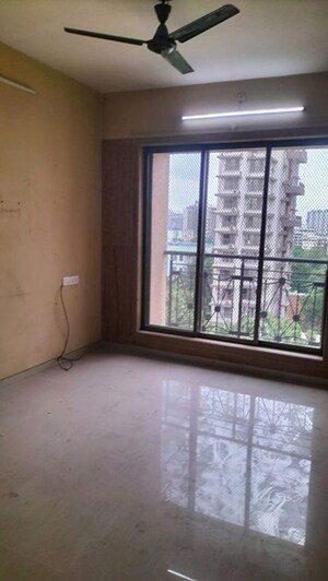 Bedroom in 3 BHK Apartment at Chembur – for Rent