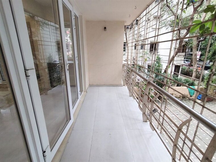 Balcony, bandra west 1.5 Bedroom 600 Sq.Ft. Apartment In Bandra West Mumbai 10629659