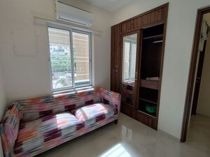 Bedroom in 1.5 BHK Apartment at Bandra West – for Rent