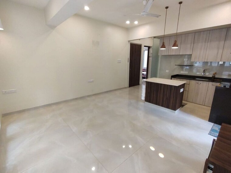 Room, bandra west 1.5 Bedroom 600 Sq.Ft. Apartment In Bandra West Mumbai 10629659