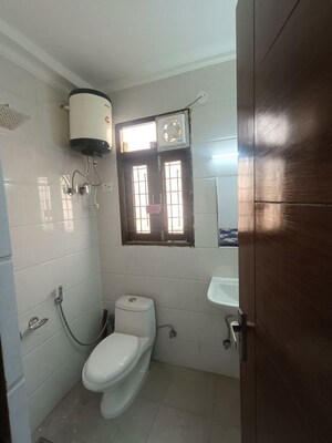Bathroom in 1 BHK Builder Floor at Neb Sarai – for Rent